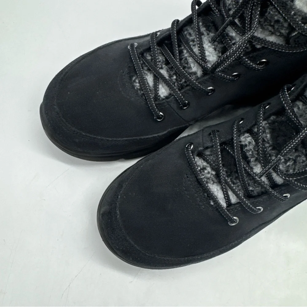 Skechers Women's Black and Gray Winter Boots